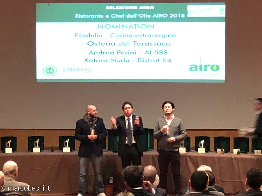 Andrea Perini - Al 588 e Kotaro Noda- Bistrot 64 mentre ricevono il premio AIRO