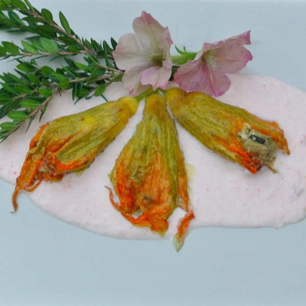 I fiori di zucca pronti in tavola