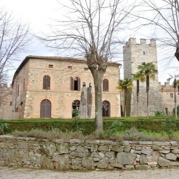Il Castello di Modanella visto dal Giardino