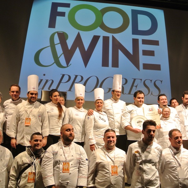 Gennaro Esposito nella foto di gruppo con gli Chefs