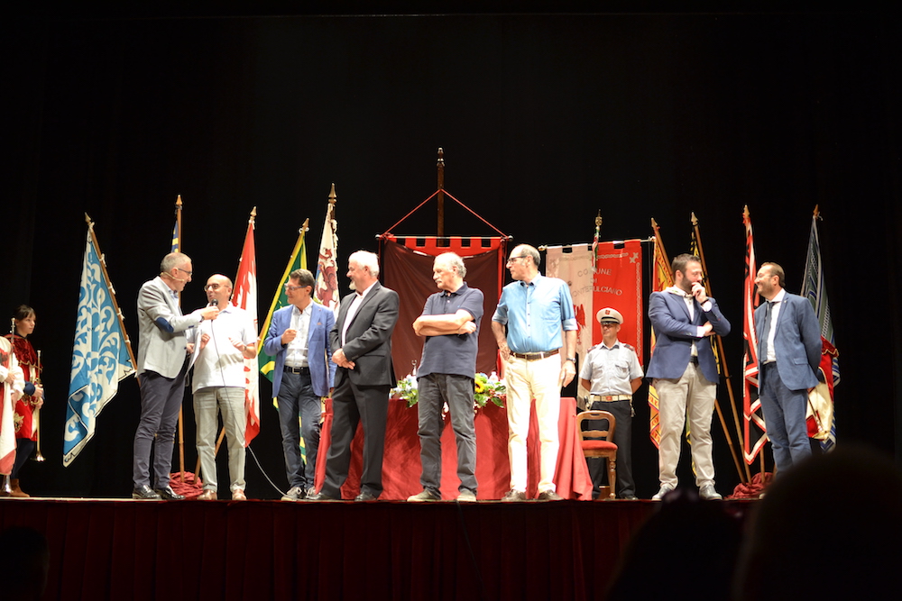 I presidenti di Commissioni e Bruno Gambacorta svelano il vincitore di "A tavola con il nobile 2017" - Voltaia con il Cappello del pastore