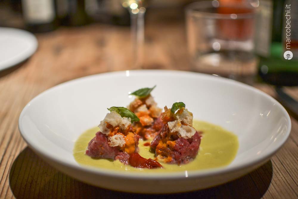 #nivoslider-lbofI-13578-caption-3 Crudo di scottona con senape e paprica, panzanella di pomodoro verde e angostura
