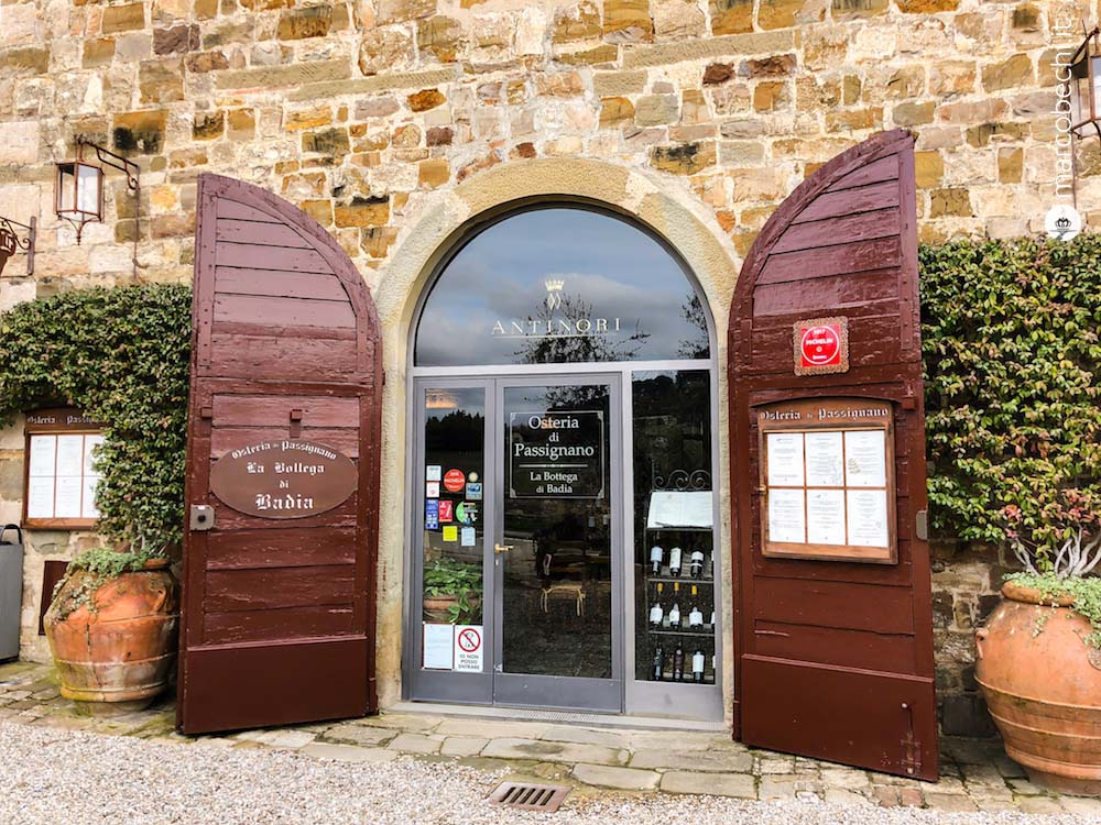 L'ingresso dell'Osteria di Badia a Passignano