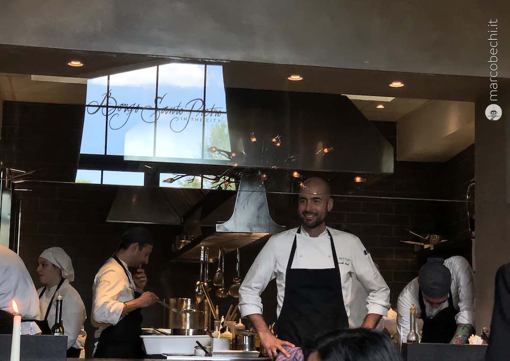Lo chef Antonello Sardi nella sua cucina