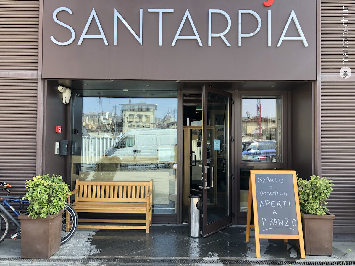 L'ingresso della Pizzeria Santarpia