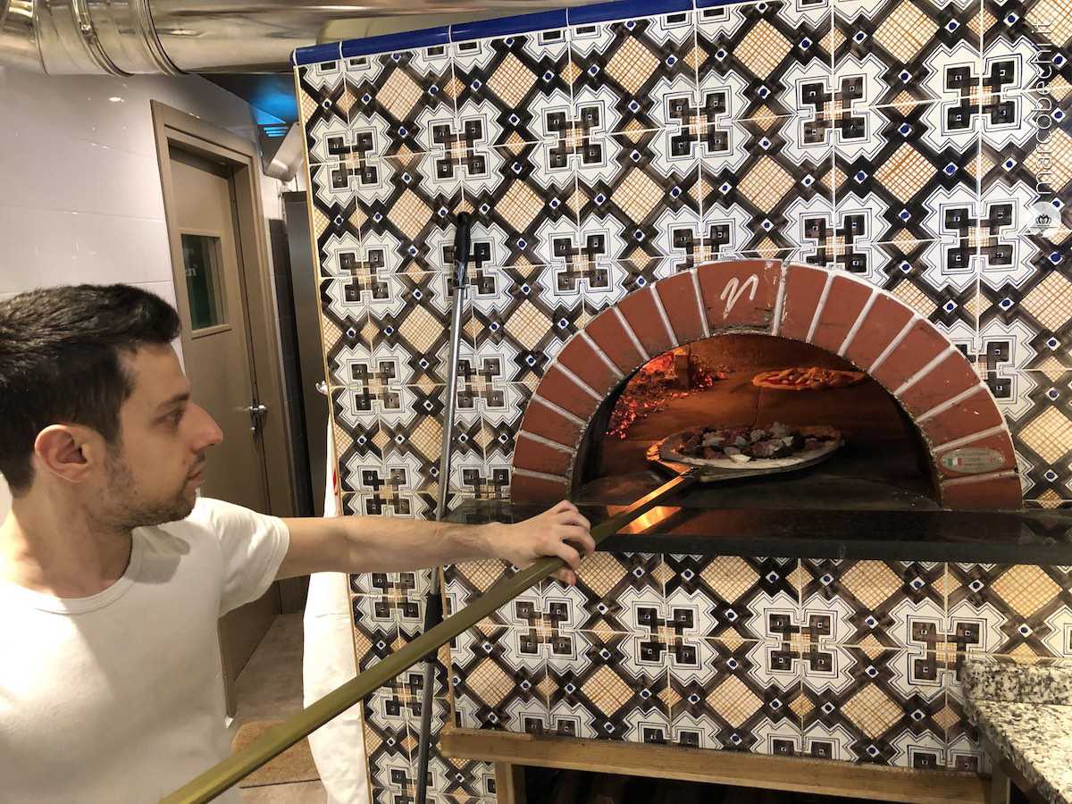 L'infornata delle pizze dura solo 90 secondi