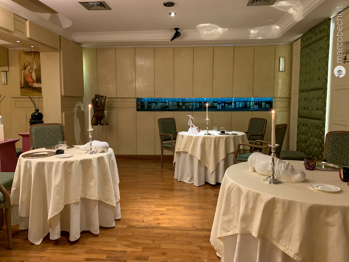 Un particolare della sala de La Tenda Rossa