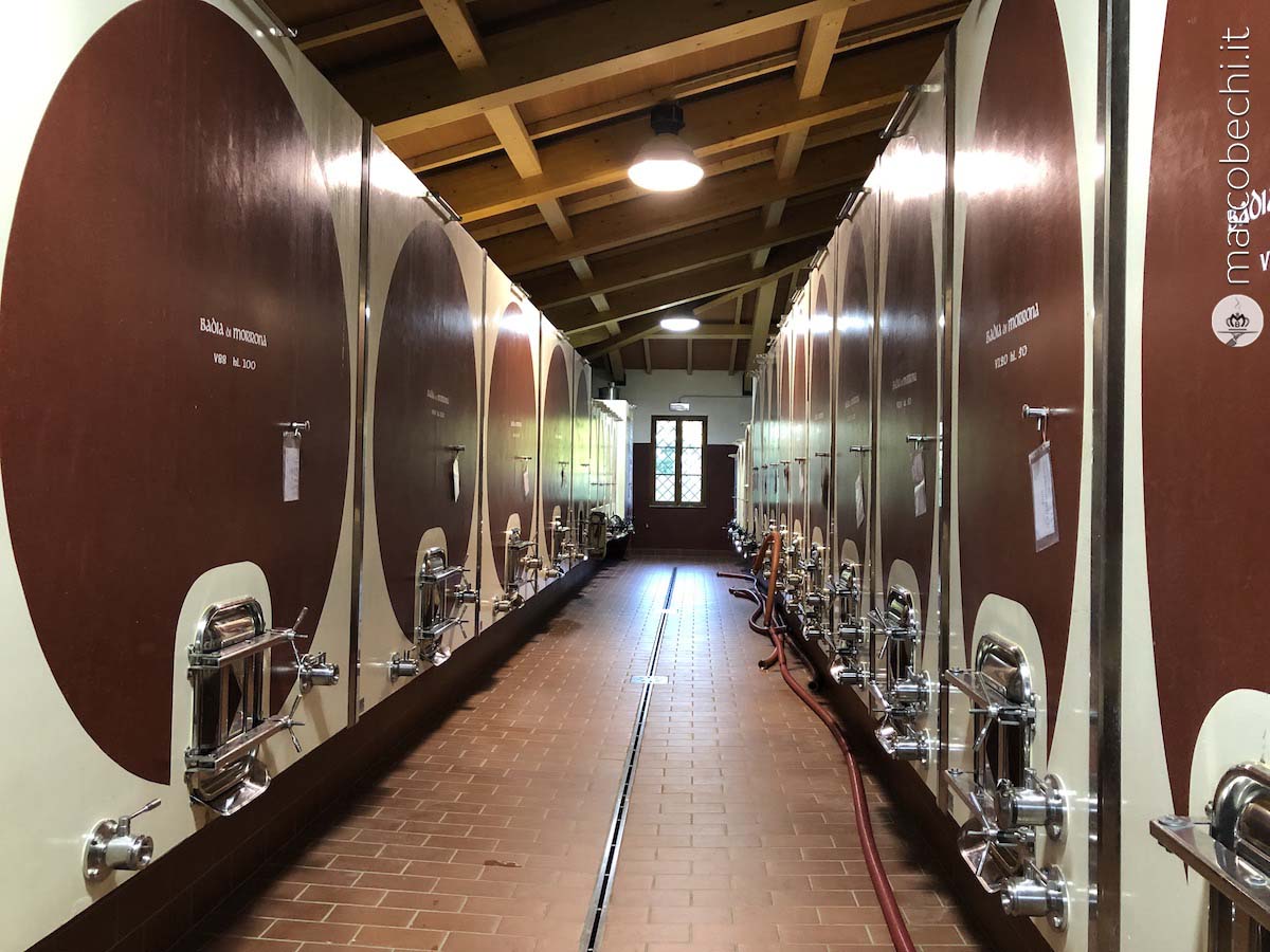 I grandi tini in cemento di Badia di Morrona