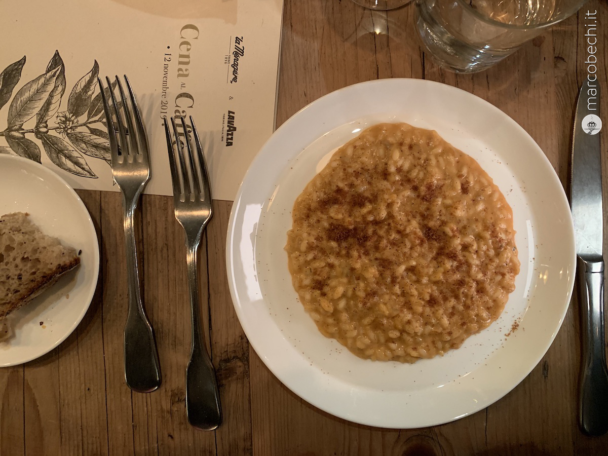 Riso ai ricci di mare, cardi, bottarga e caffè di Nicholas Duonnolo