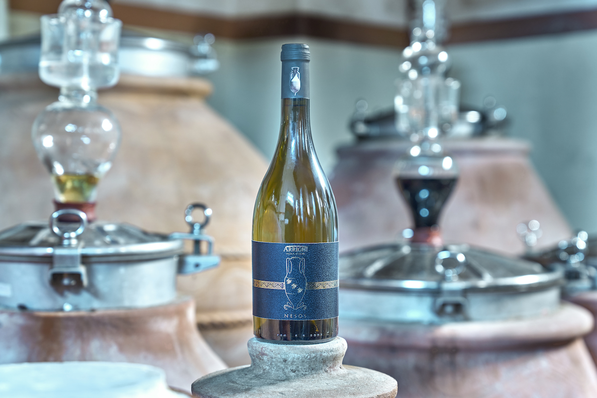 Nesos, il vino con cui Arrighi ha ripercorso una storia vecchia di 2500 anni