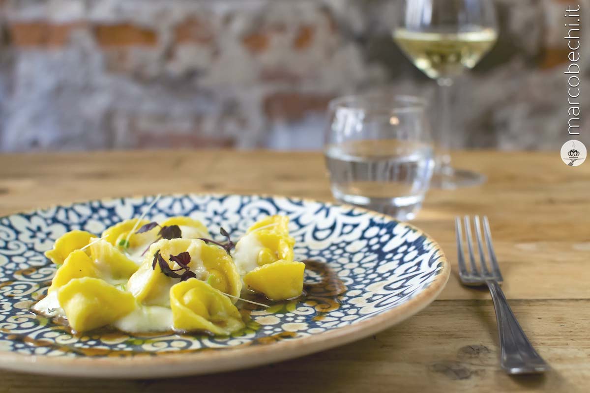 Cappelletto di patate con fondo bruno