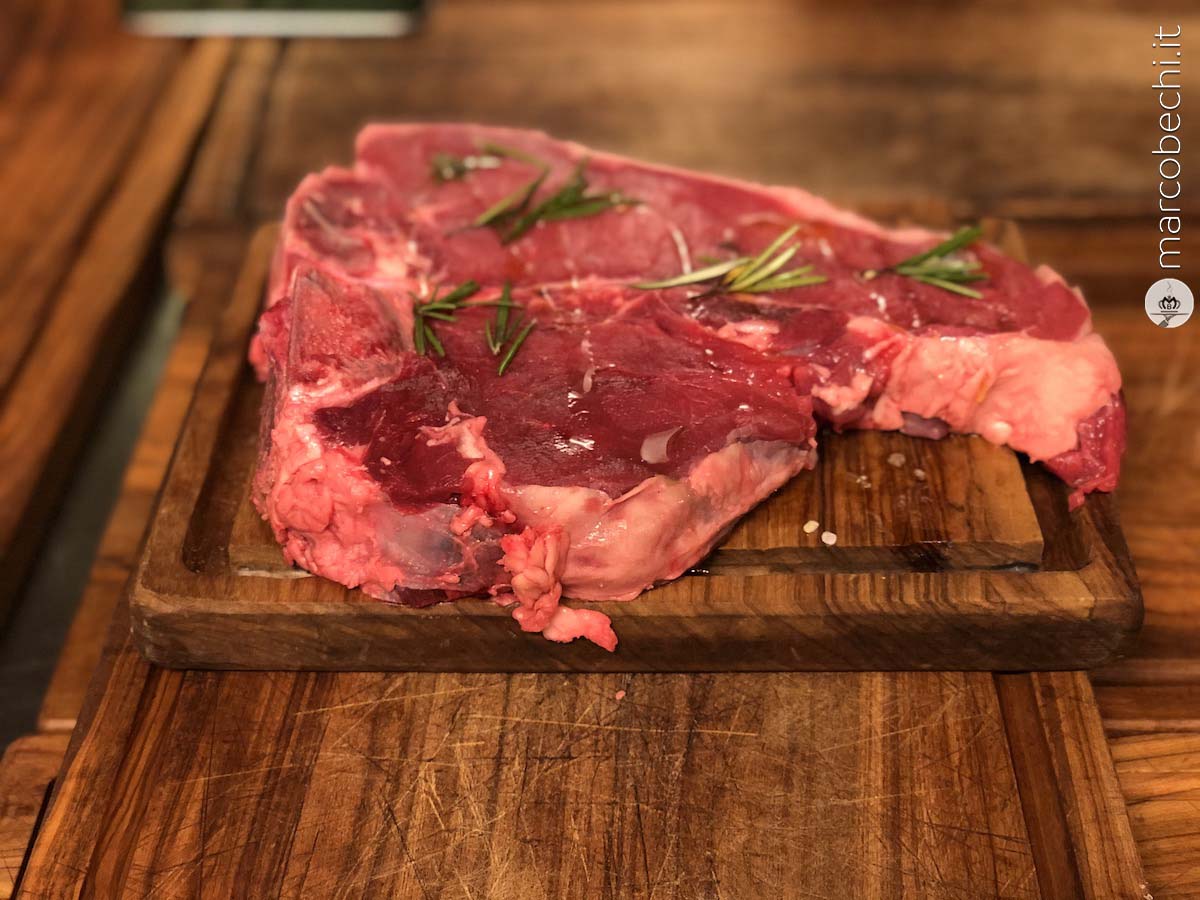 La bistecca alla fiorentina Bistecca alla fiorentina e pomodoro Borsa di Montone tra i prodotti agroalimentari della Toscana