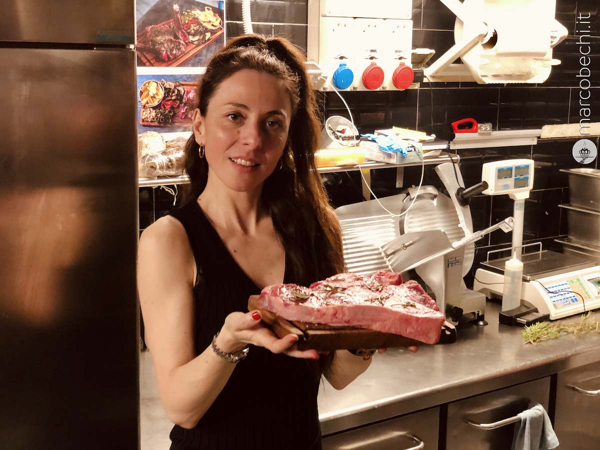Claudia Bondi con la Bistecca