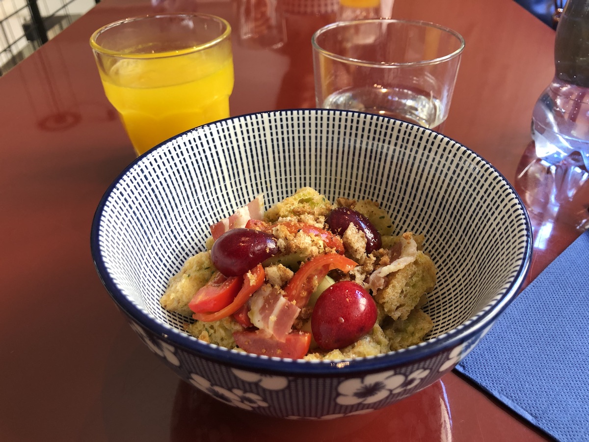 “Panzanella ciliegie e bacon”