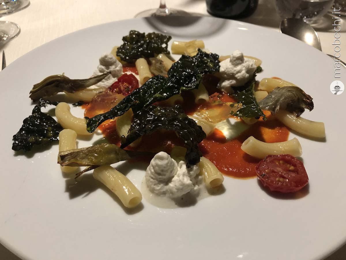 #nivoslider-FiSN2-21075-caption-16 Maccheroni Martelli, pomodori confit, gelatina di pomodoro, cavolo nero, carciofi e spuma di blu