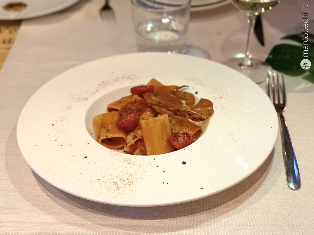 Paccheri di Benedetto cavalieri soprassata di polpo in due consistenze e ristretto di pomodoro ai profumi galiziani