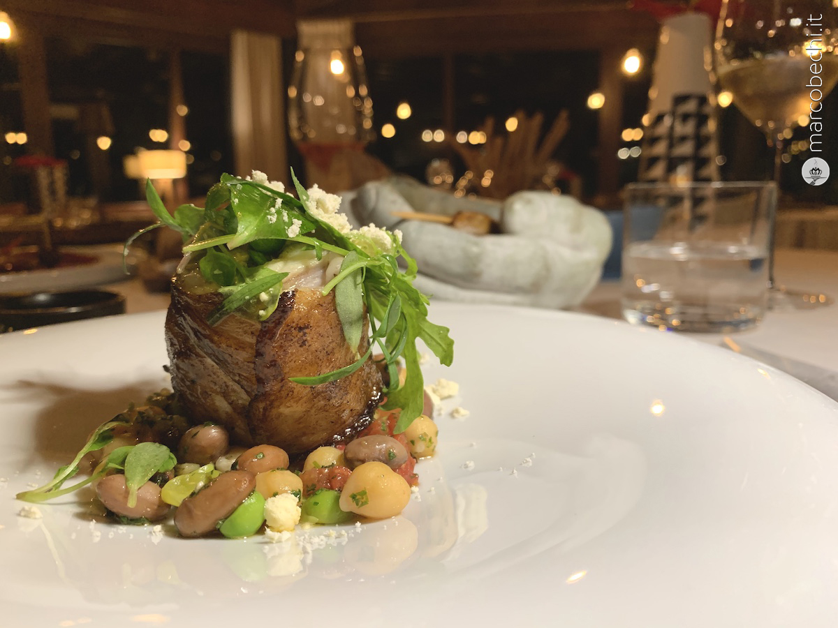 Rana pescatrice in porchetta, fegatello ai semi di finocchietto, legumi