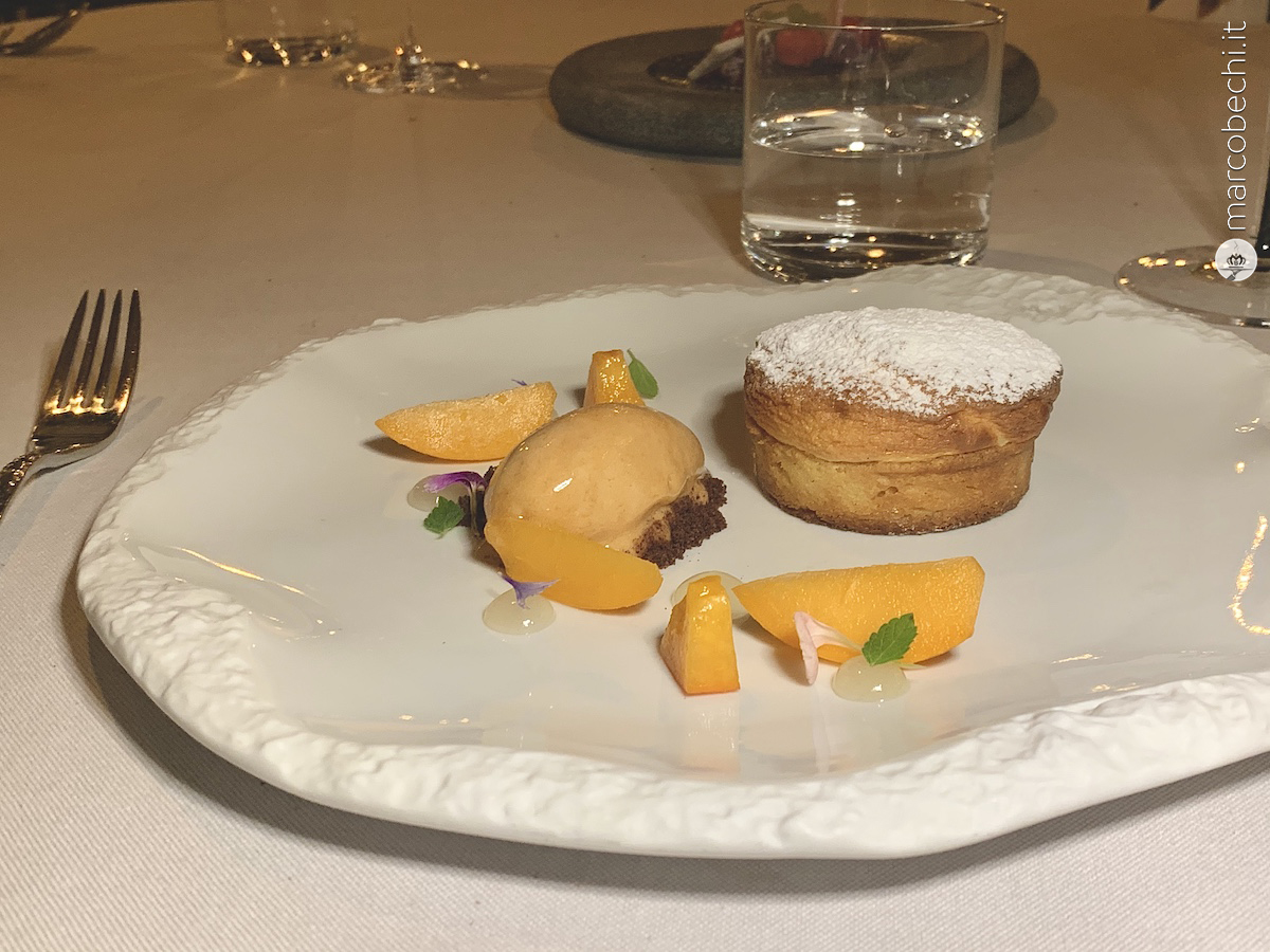 Crostatina calda soffiata, albicocca, vaniglia, cedro