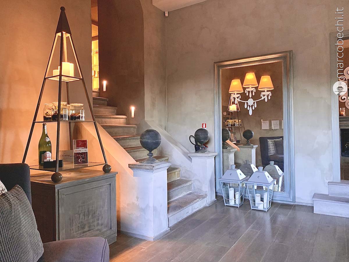 #nivoslider-2WyLF-21312-caption-8 Un dettaglio di Villa Sassolini