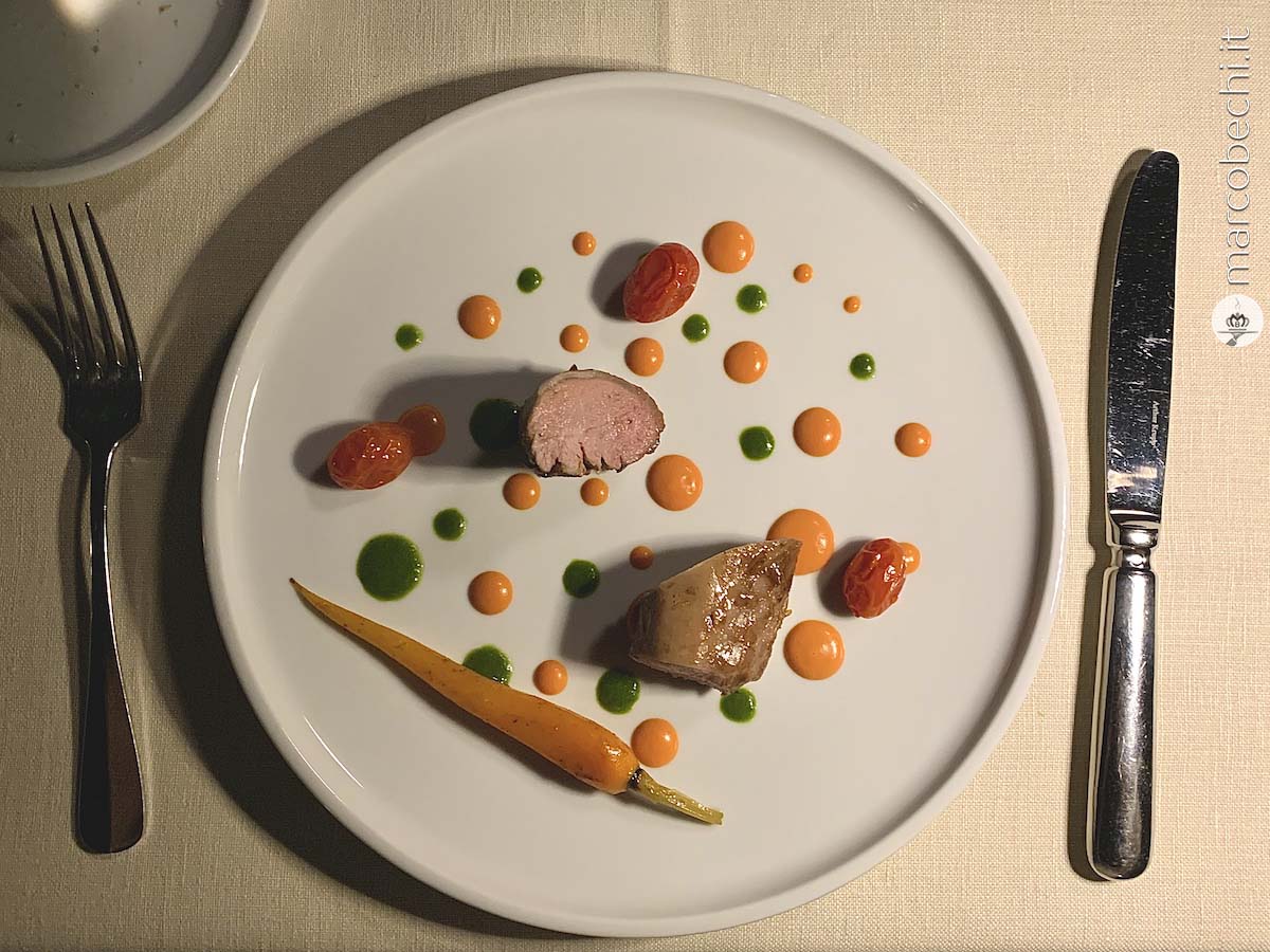 Lombo di agnello, frutta secca e carota
