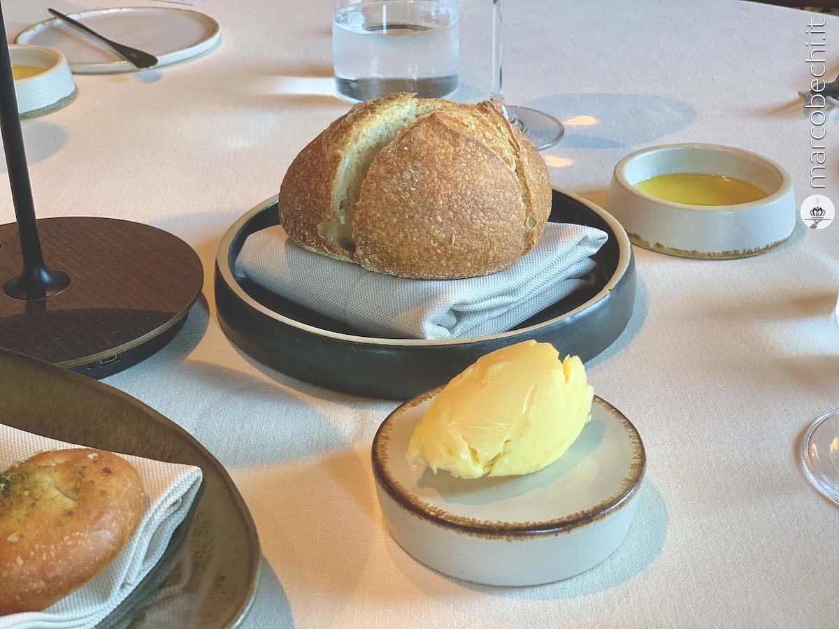 Pane fatto in casa e burro speciale