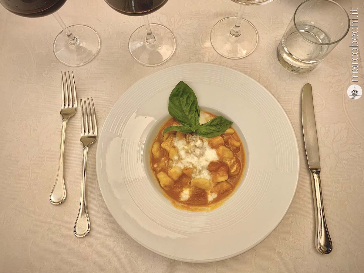 Gnocchetti artigianali con pomodorini freschi e stracciatella
