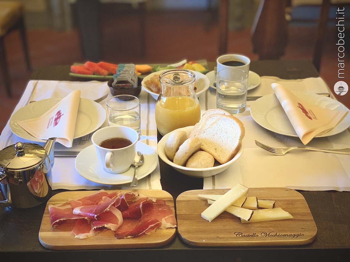 La colazione al Castello di Vicchiomaggio a Greve in Chianti, la storia e l'accoglienza della famiglia Matta