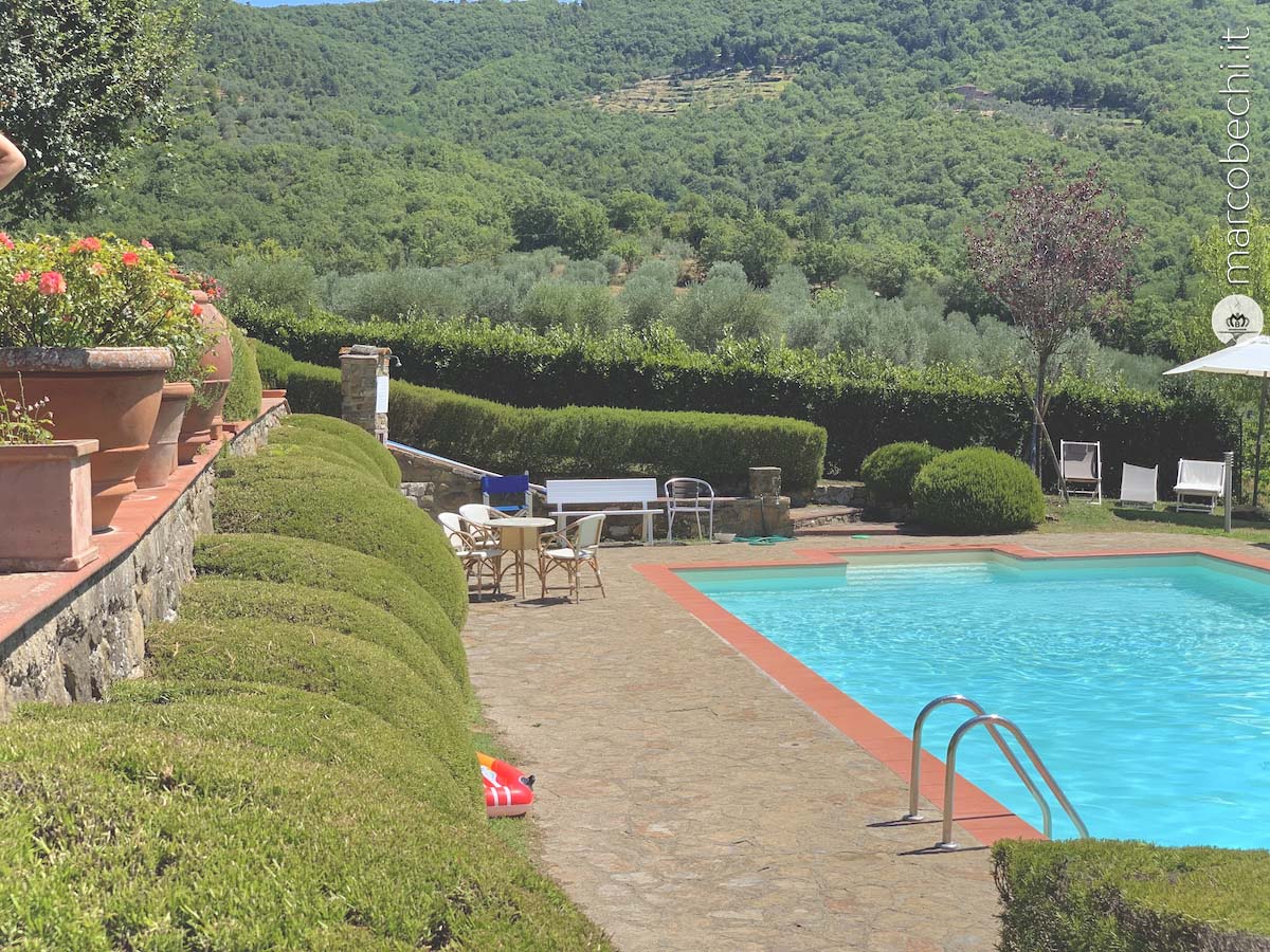 #nivoslider-aZYF0-21592-caption-2 La piscina della Fattoria Santo Stefano