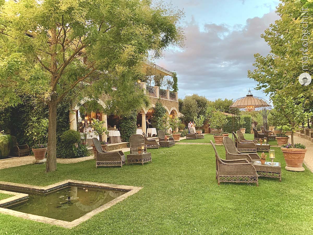 L'area di fronte al ristorante Meo Modo* a Borgo Santo Pietro