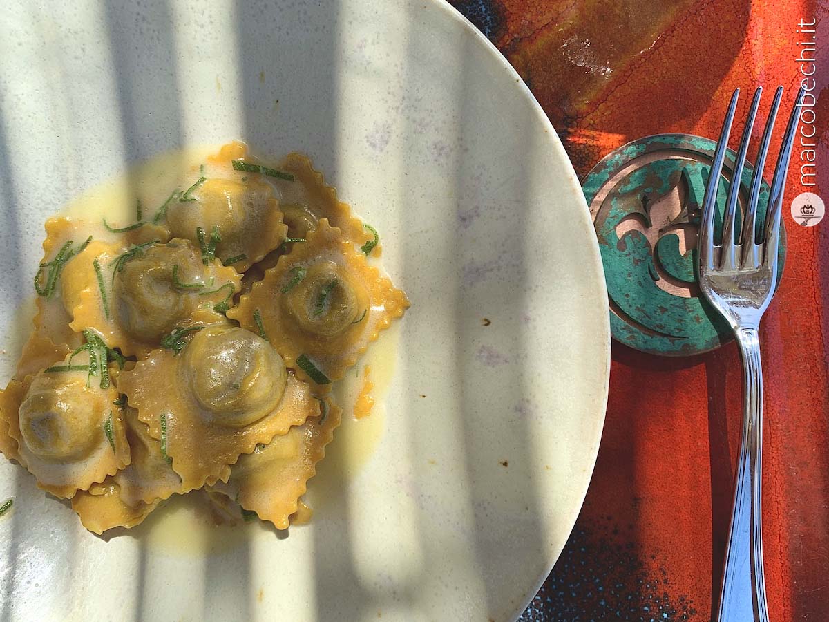 Ravioli di maialino, burro e salvia