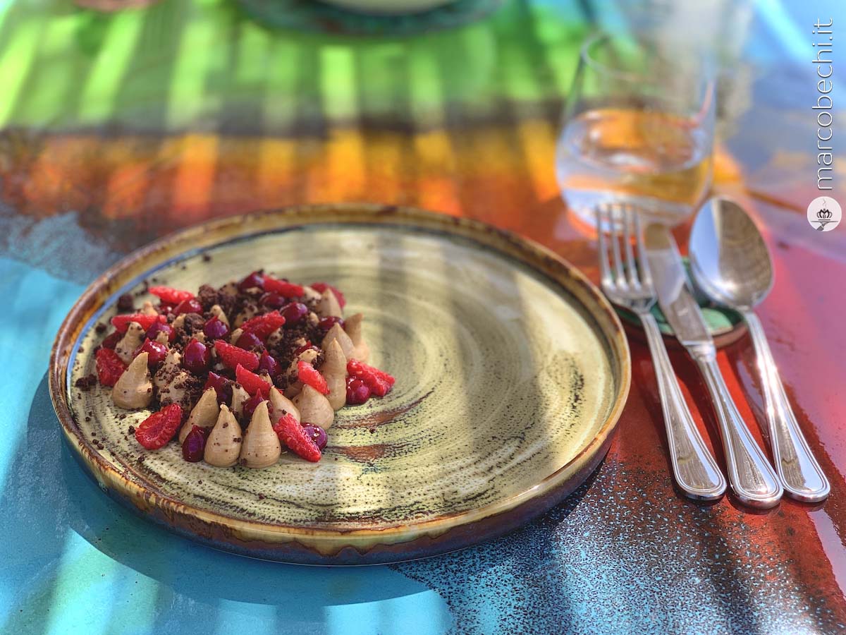 Cremoso con cioccolato al latte e lamponi