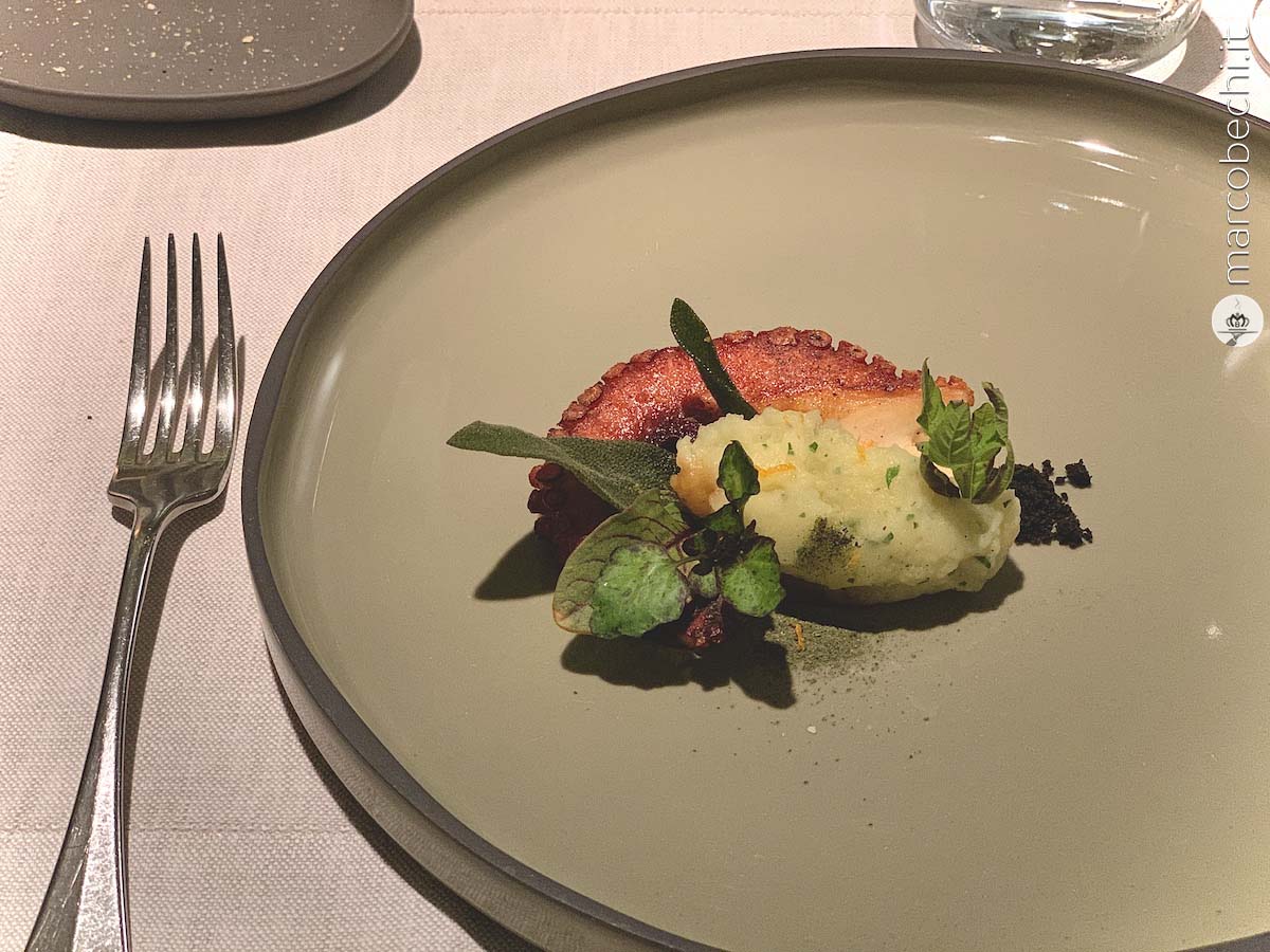 Polpo e patate con terrà di cipolla e maionese al polpo