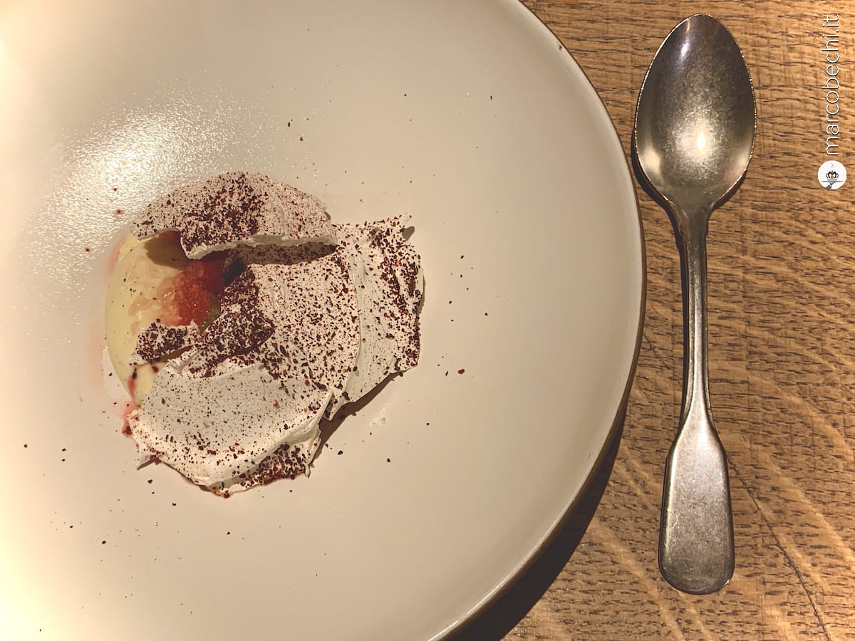Fragole al pepe, crema di ricotta e meringa de La Ménagère
