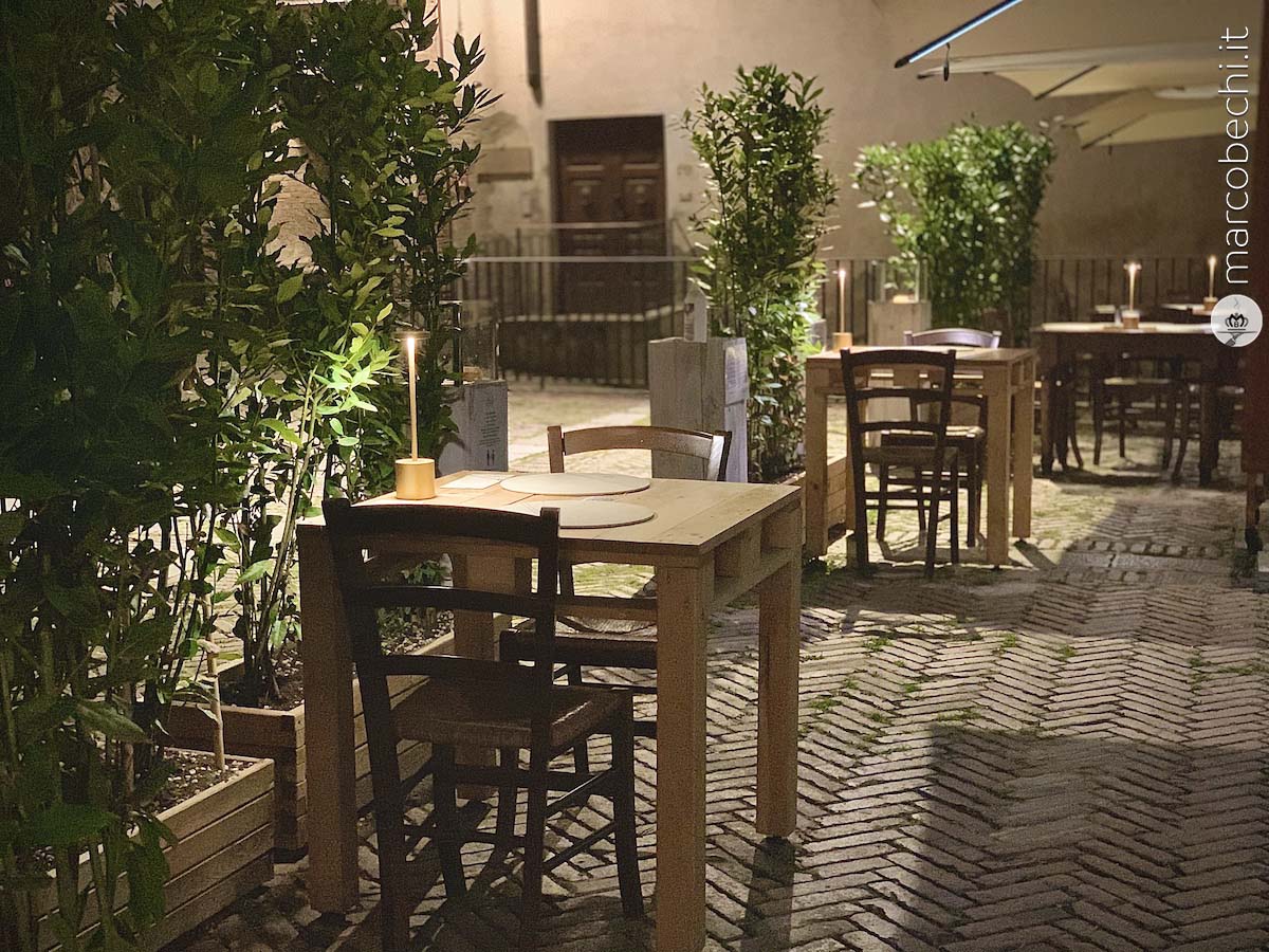 Il dehors del Ristorante Il Frantoio a Colle di Val D'Elsa