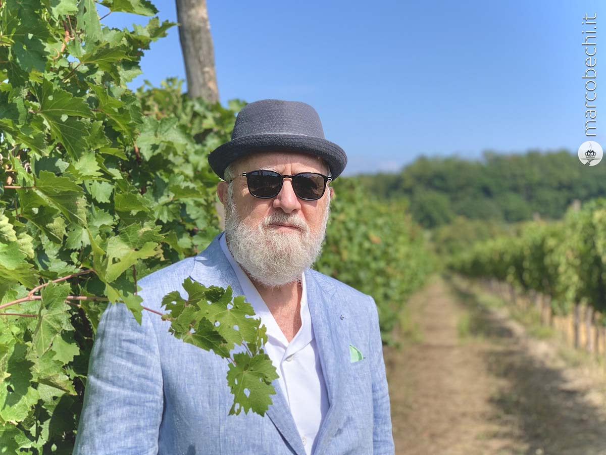 Marco Bechi nel vigneto