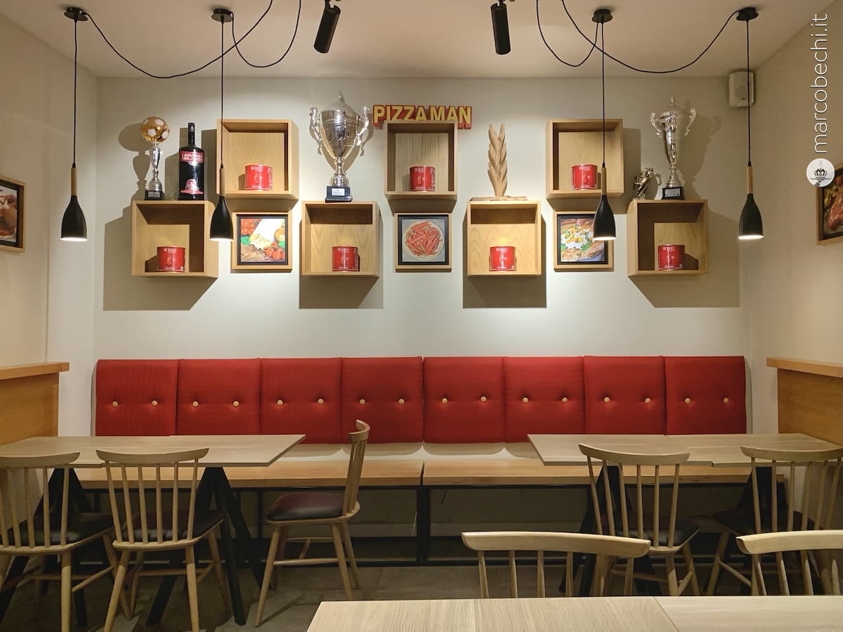 La sala interna di Pizzaman