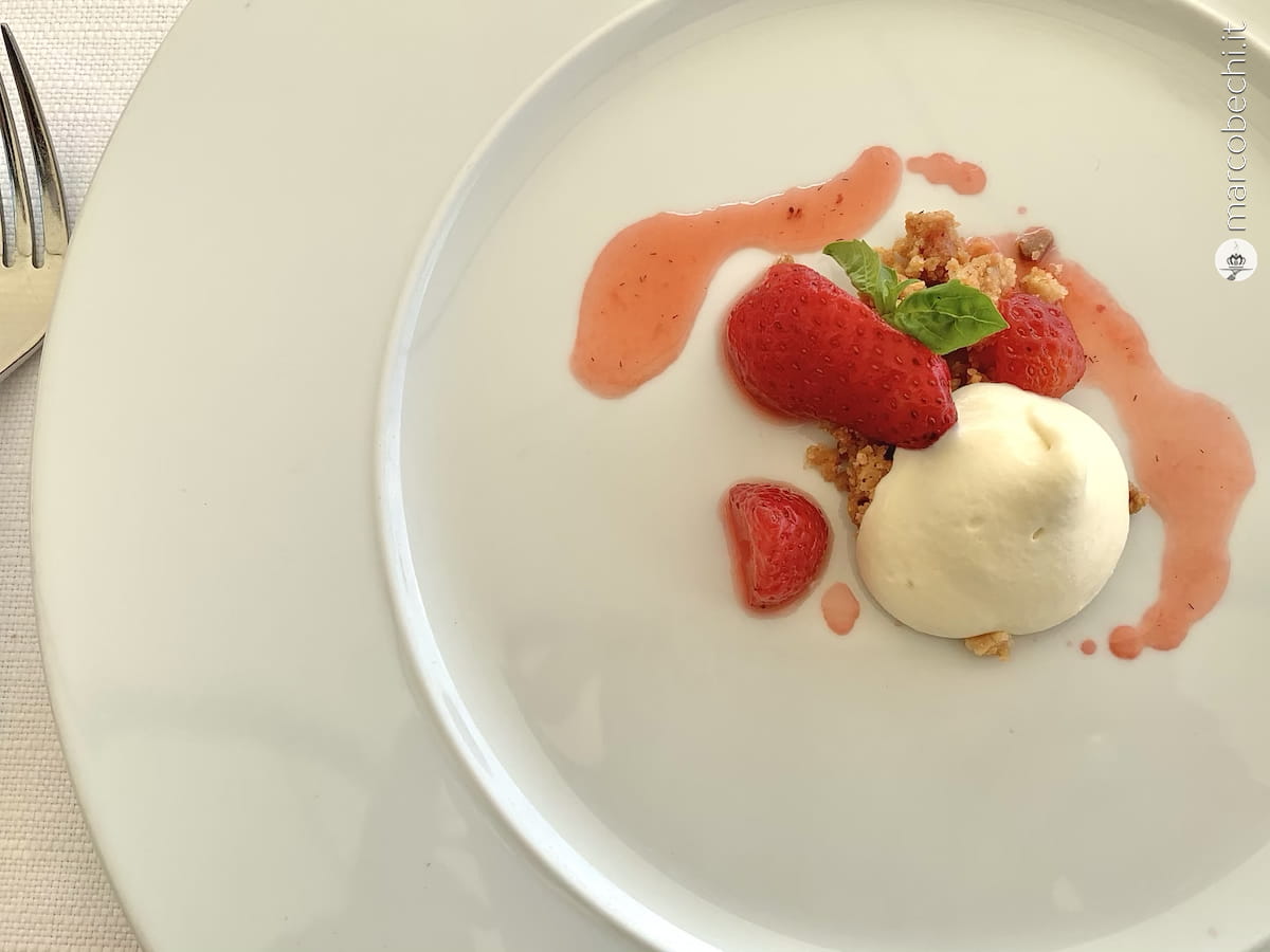 Fragola e spuma al basilico Fragola e spuma al basilico
