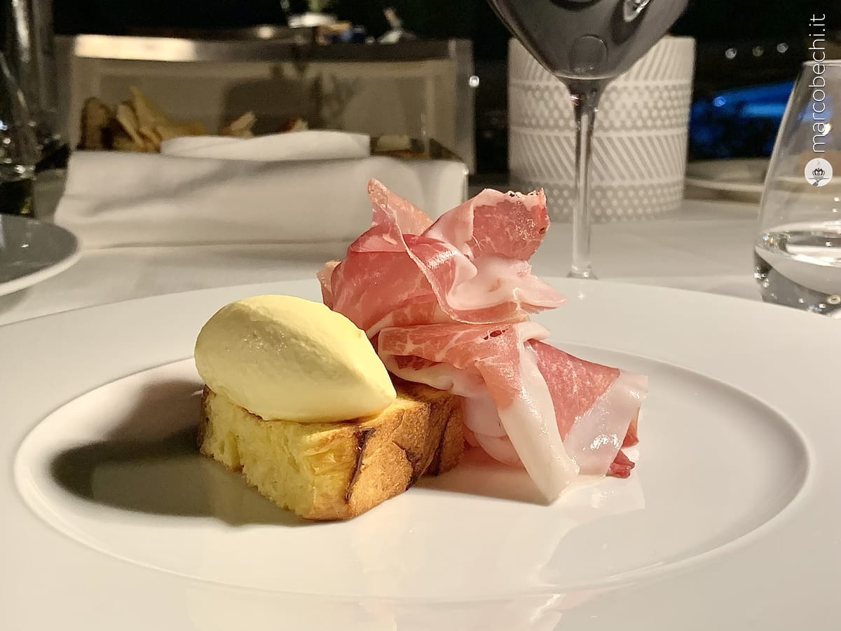 Pan brioche, gelato al parmigiano e culatello di zibello Pan brioche, gelato al parmigiano e culatello di zibello