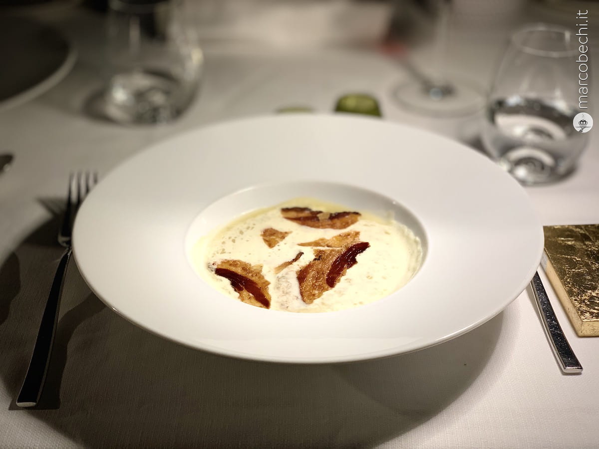 Crema di patate con mousse al Brie e guanciale croccante Crema di patate con mousse al Brie e guanciale croccante
