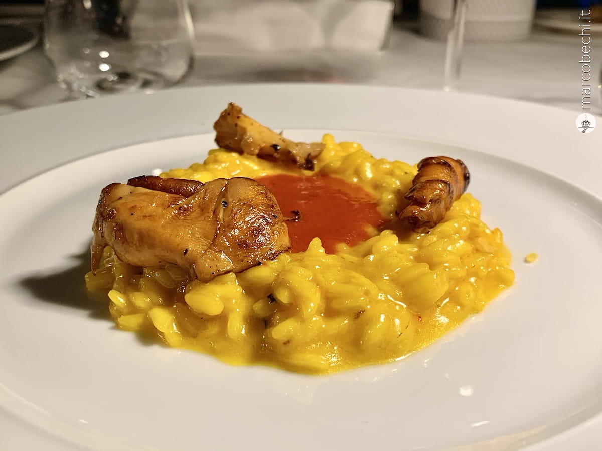 Risotto mantecato all'olio Evo, zafferano di Palazzo di Varignana, pomodoro fresco e galletti alla piastra Risotto mantecato all'olio Evo, zafferano di Palazzo di Varignana, pomodoro fresco e galletti alla piastra