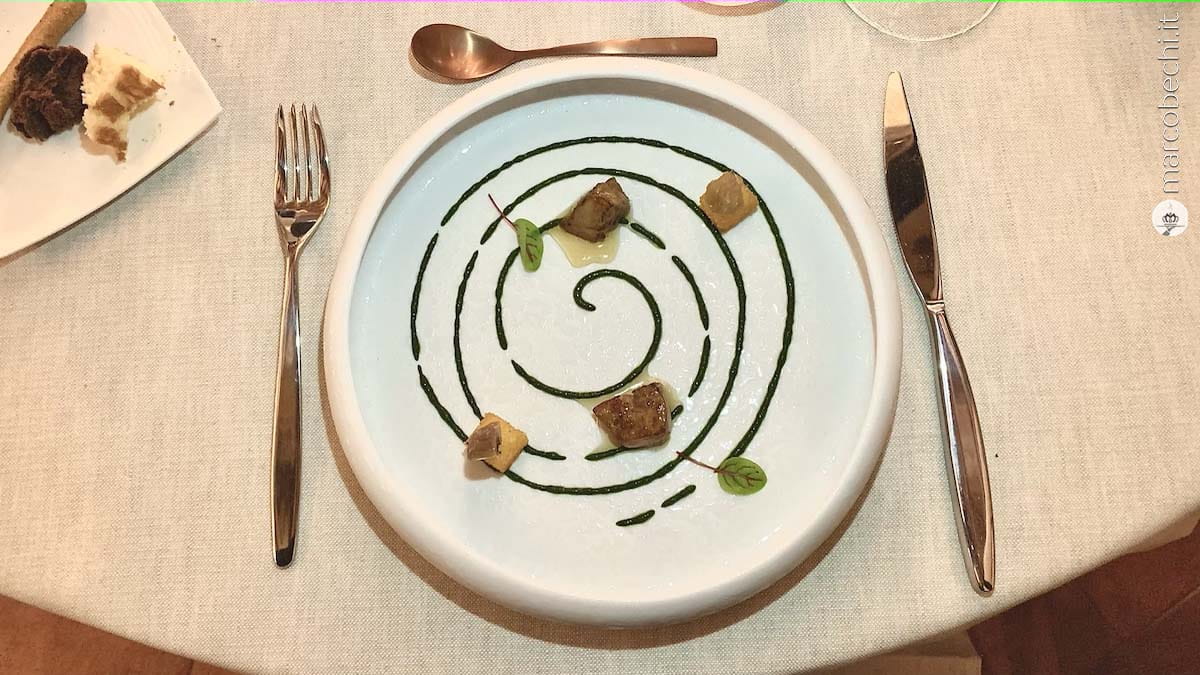 Foie gras e polenta croccante, crema di cavolo nero, castagne e riduzione di Vino Santo