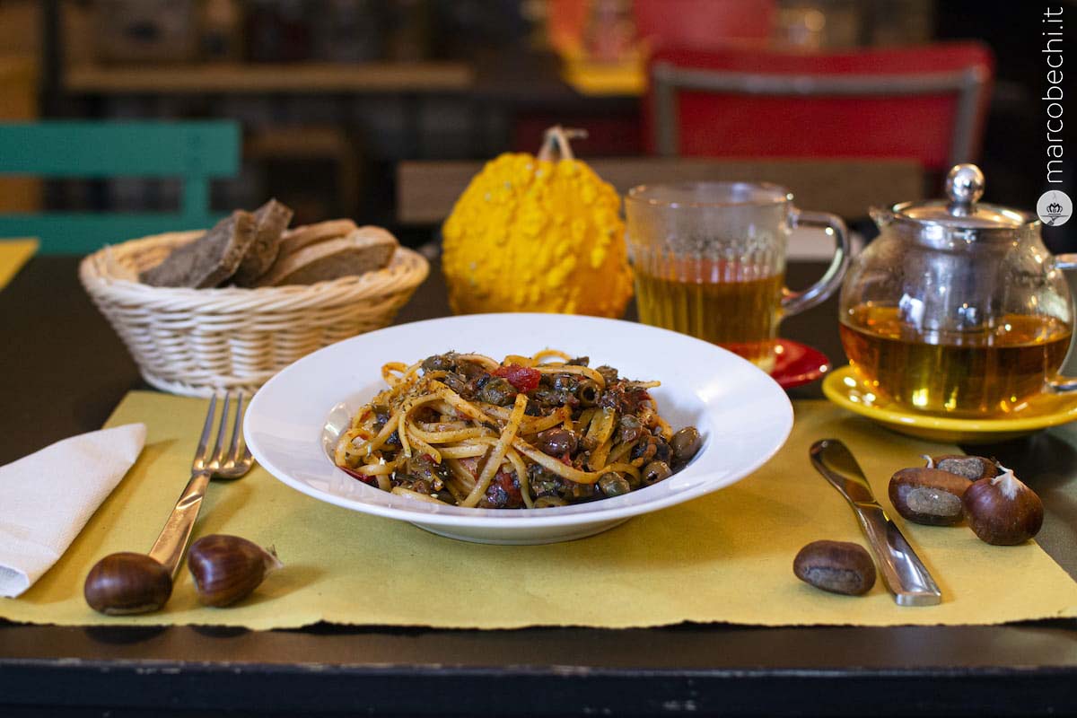 Linguine alla puttanesca vegan di Green Go Bistrò e Bottega