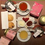 Il rituale del tè Le Signore delle Camelie de La Via del Tè