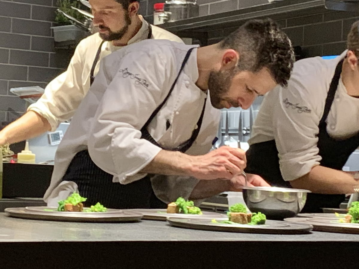 Lo chef Erez Ohayon