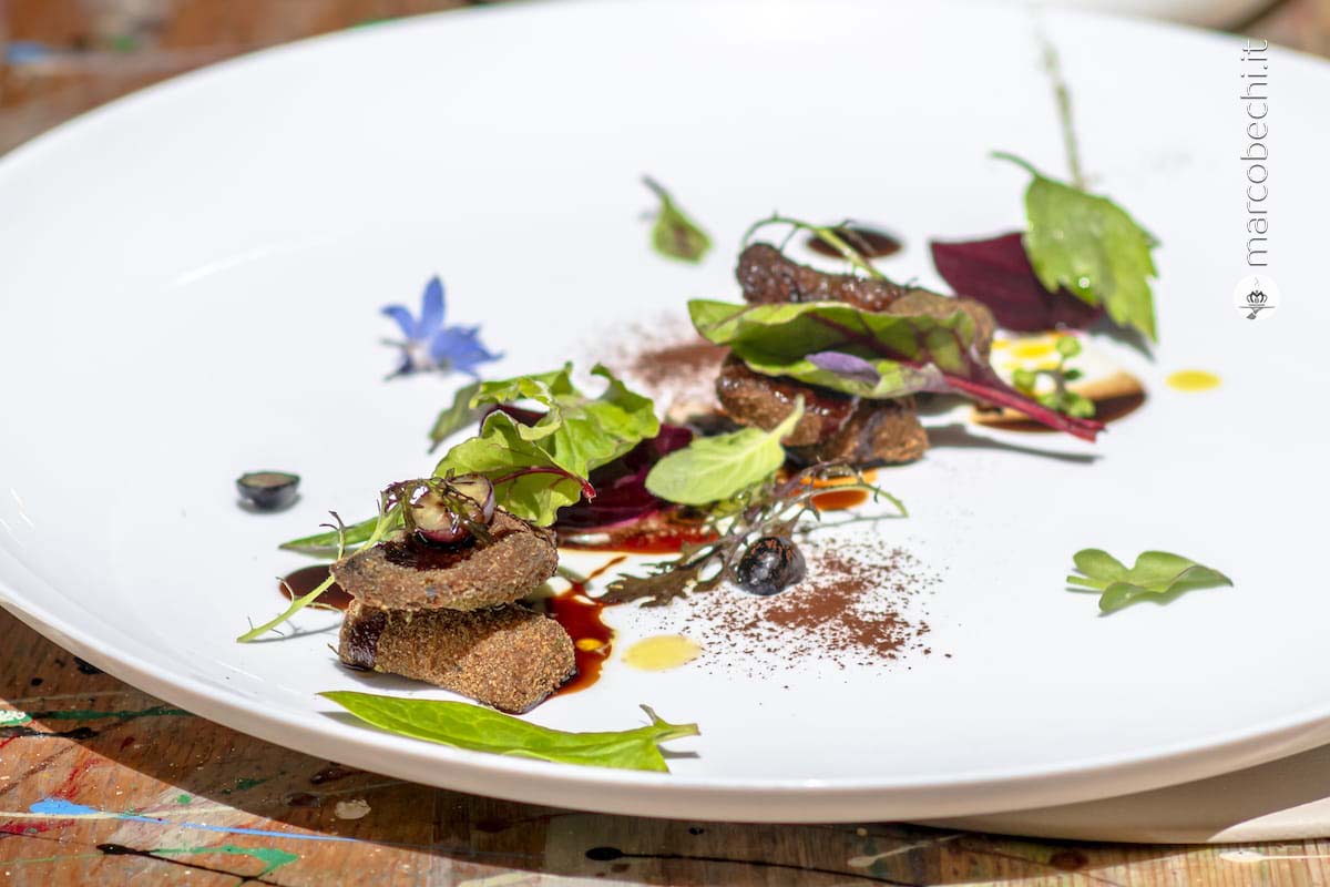 Passeggiata nel bosco con cardoncelli, yogurt e mirtillo