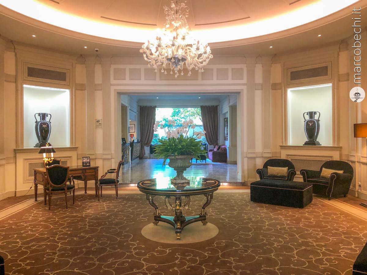 Si accede dall'interno dell'Hotel all'Harry's bar The Garden