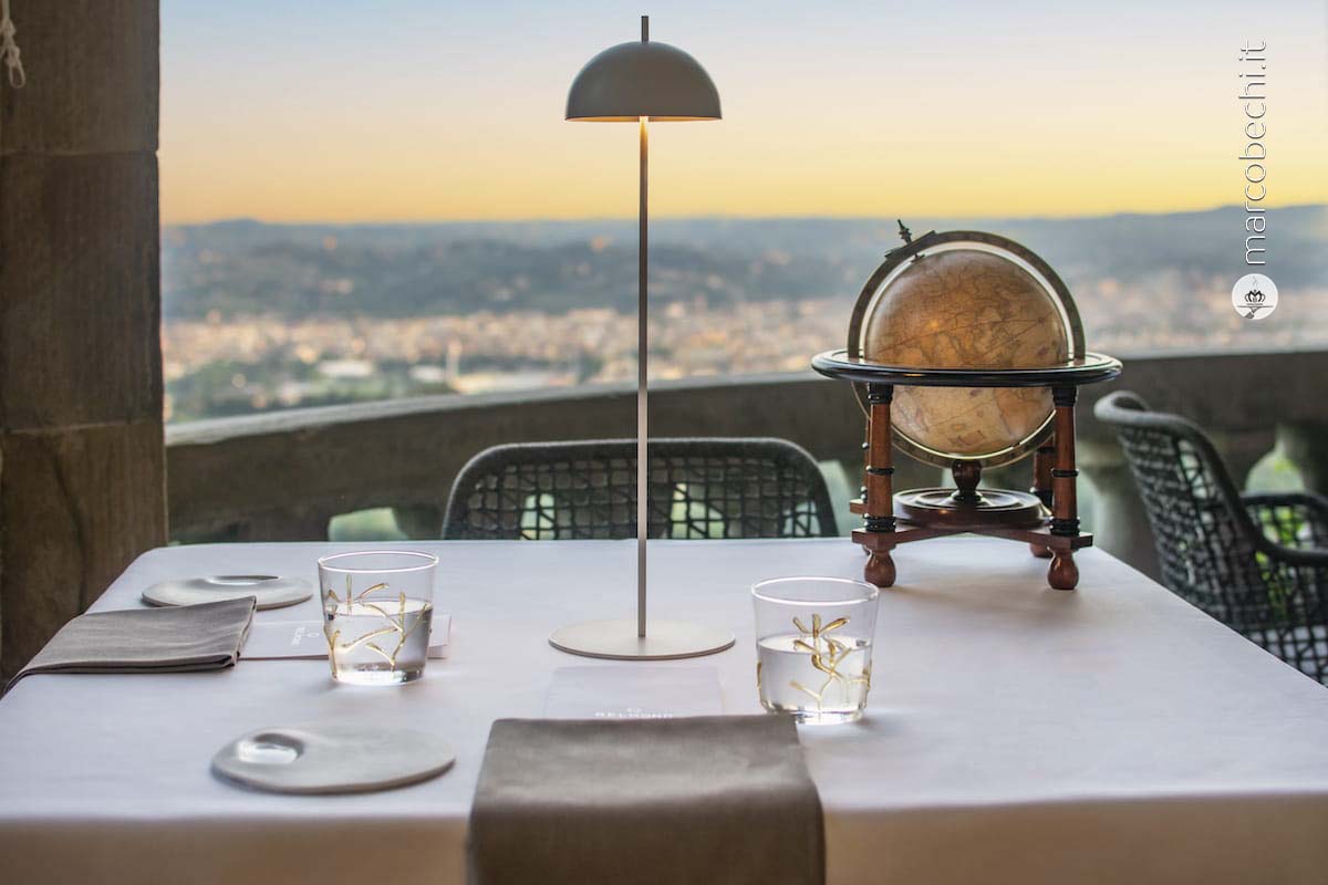 La tavola del ristorante La Loggia