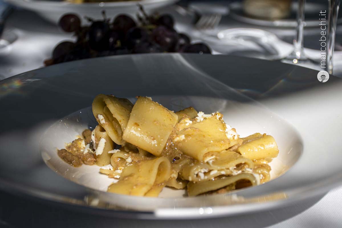 Calamarata al ragù di cinta senese