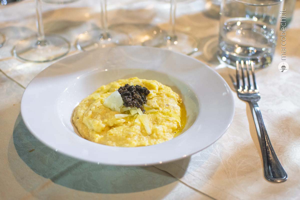 La Polenta Formenton 8 file con tartufo scorzone e pecorino del Mugello
