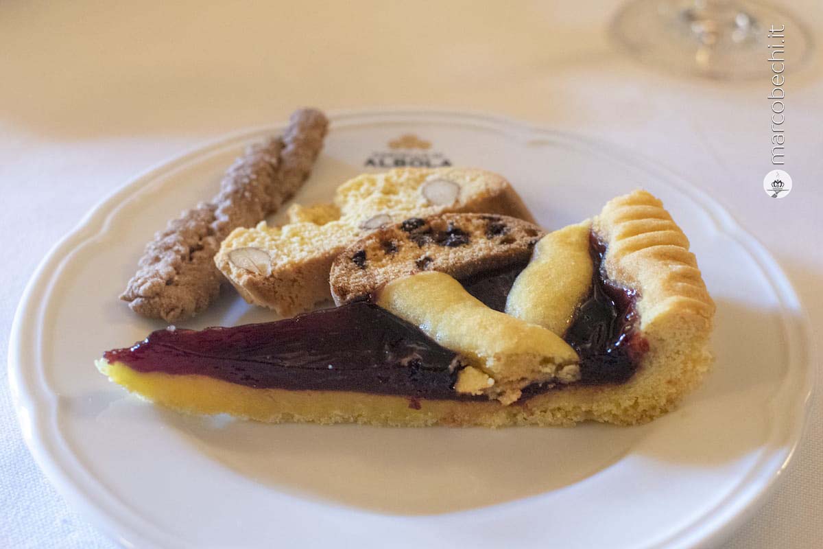 Crostata di Castello d'Albola e cantucci